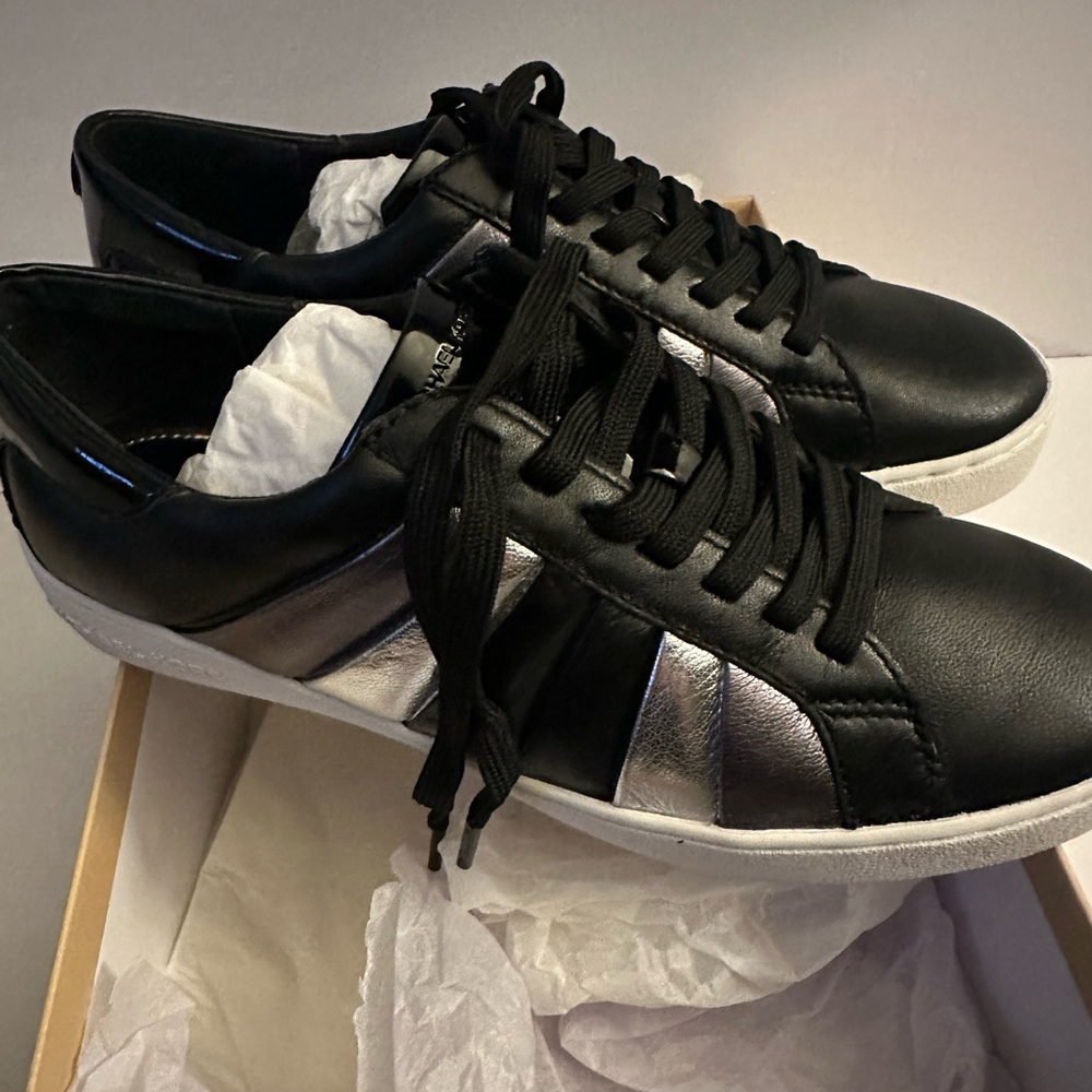 Michael Kors Women’s Conrad Sneaker 7.5M Brand New!!